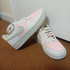 Good condition.. Nike Air Force 1, 4.5Y, White, Pink, Gray, Yellow, Green